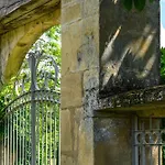 Historic Estate Overlooking The Dordogne