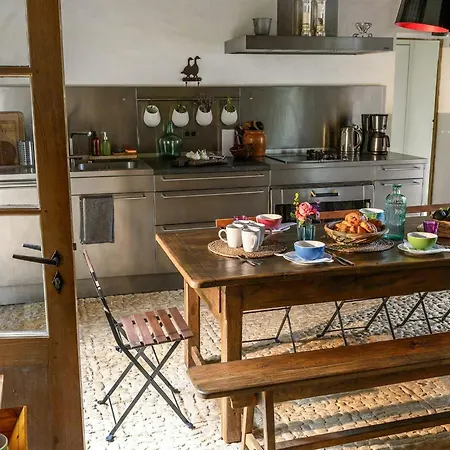 Historic Estate Overlooking The Dordogne Castelnaud La Chapelle