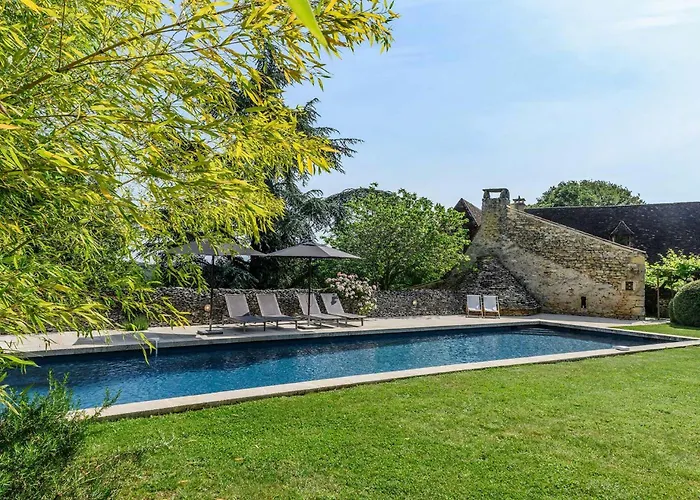 Historic Estate Overlooking The Dordogne * Castelnaud-la-Chapelle